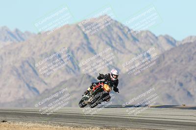 media/Dec-01-2025-Moto Forza (Mon) [[2daa91e15f]]/3-Beginner Group/Session 4 Turn 9/